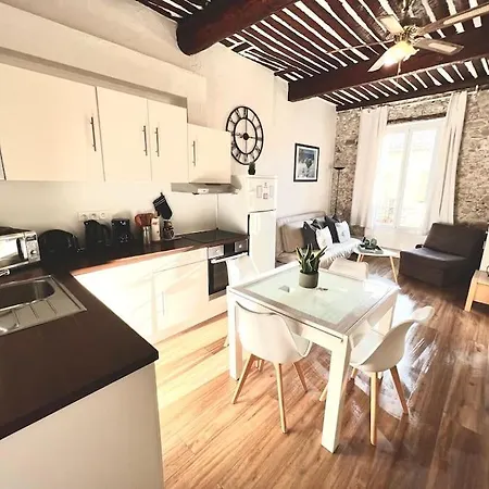 Apartment Old Antibes, One Bed App, In Front Of The Port! *