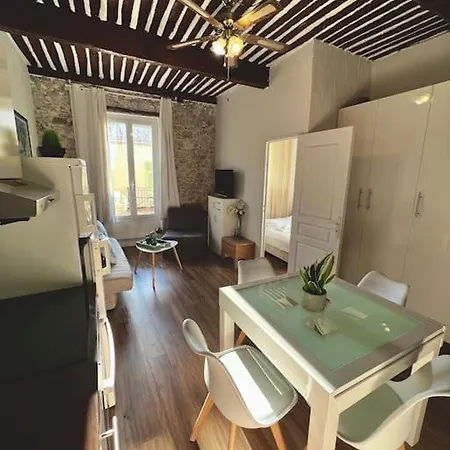 Apartment Old Antibes, One Bed App, In Front Of The Port! Antibes