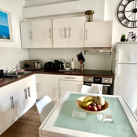 Old Antibes, One Bed App, In Front Of The Port! Apartamento Antibes