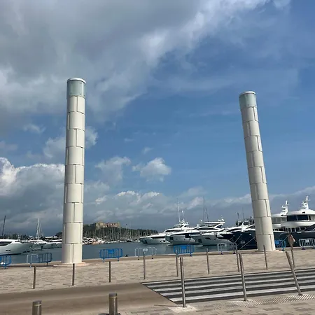 Old Antibes, One Bed App, In Front Of The Port! דירה