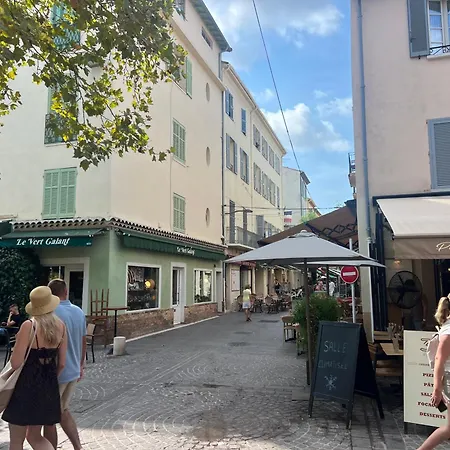 דירה Old Antibes, One Bed App, In Front Of The Port! *