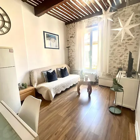 דירה Old Antibes, One Bed App, In Front Of The Port! אנטיב