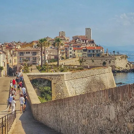Old Antibes, One Bed App, In Front Of The Port! Διαμέρισμα Αντίμπ