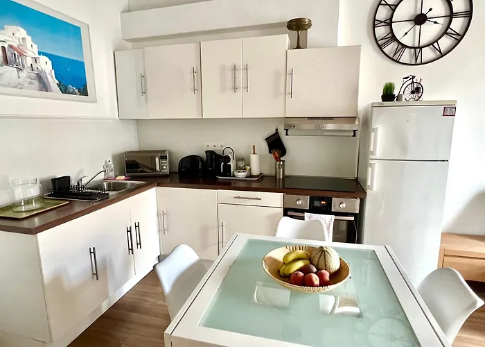 Old Antibes, One Bed App, In Front Of The Port! Апартаменти Антіб