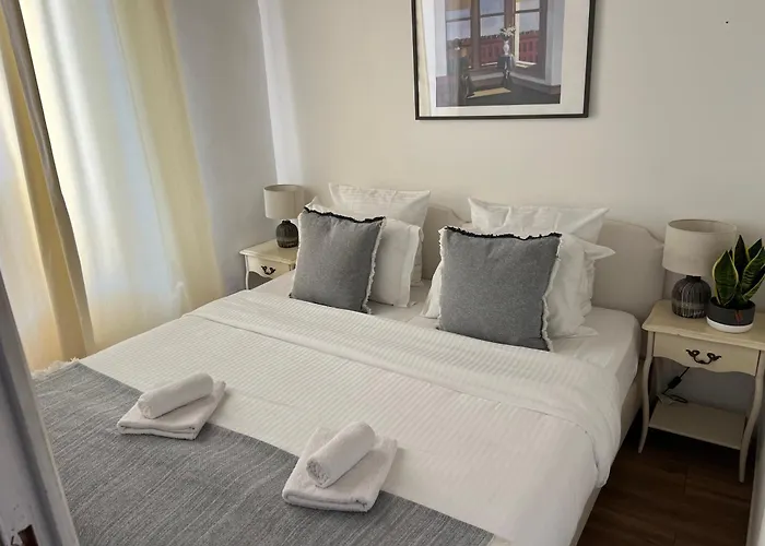 Old Antibes, One Bed App, In Front Of The Port!