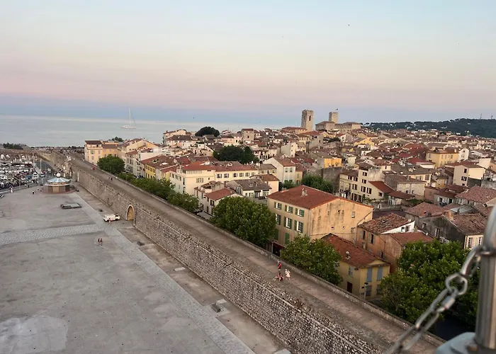 Old Antibes, One Bed App, In Front Of The Port! *