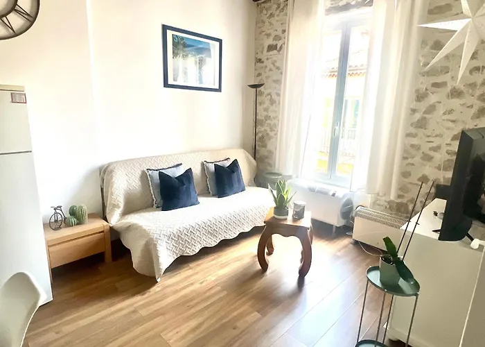 Апартаменти Old Antibes, One Bed App, In Front Of The Port! Антіб